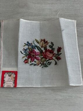 Scovill Dritz Luxury Needlepoint Floral Canvas Vintage 15x12 Rose Bouquet